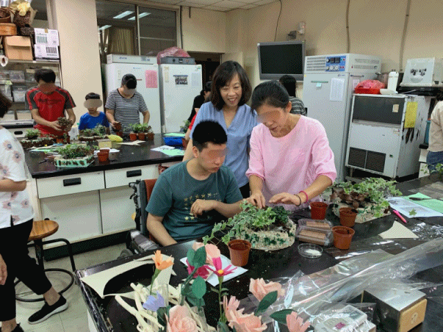 開辦安薪專案「組合盆栽技藝訓練手作班」課程