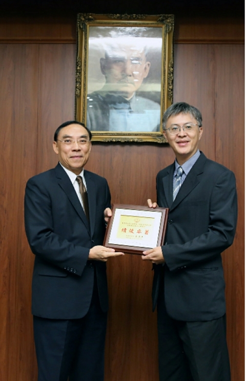 107年偵辦跨境電信詐欺犯罪案件績優人員陳信郎檢察官