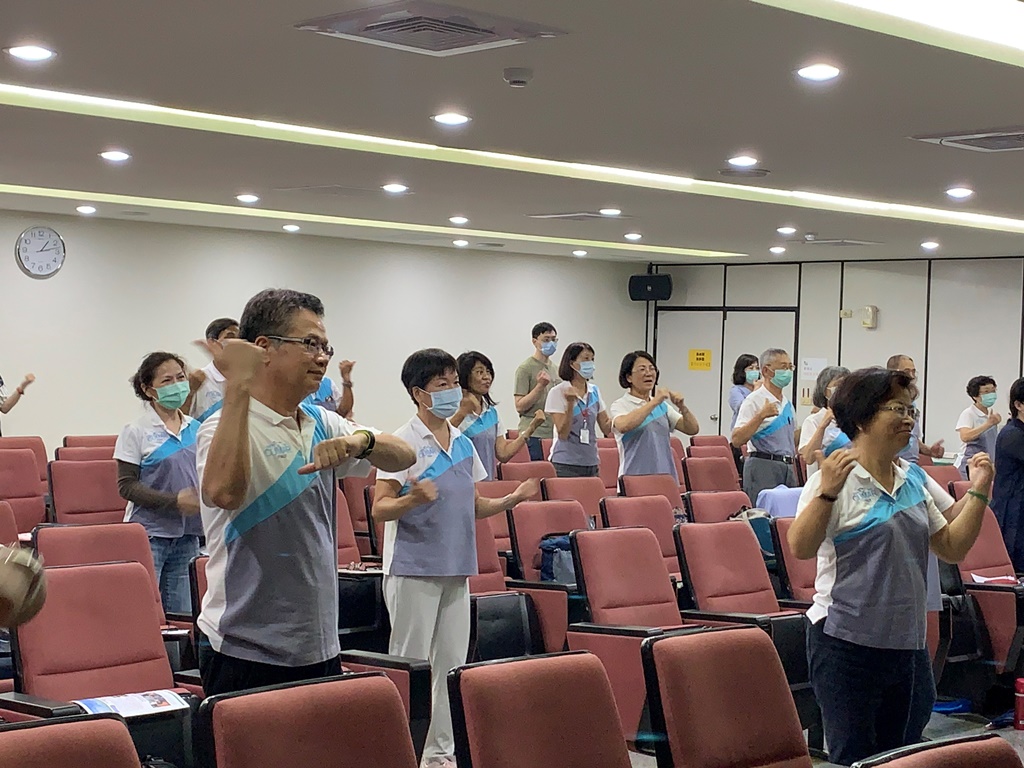 講師及保護志工合影2