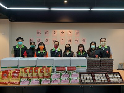 參與慰問人員合影留戀