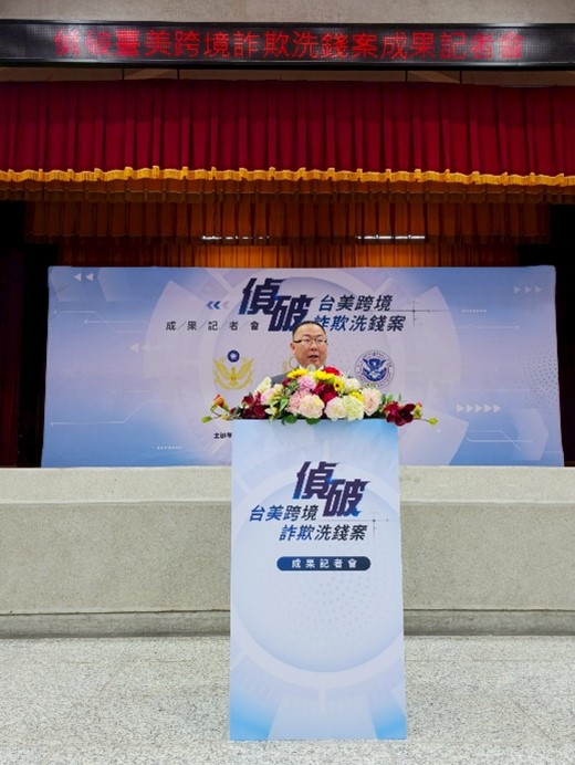 The Executive Yuan Minister  without Portfolio LIN Ming-Hsin gave a speech