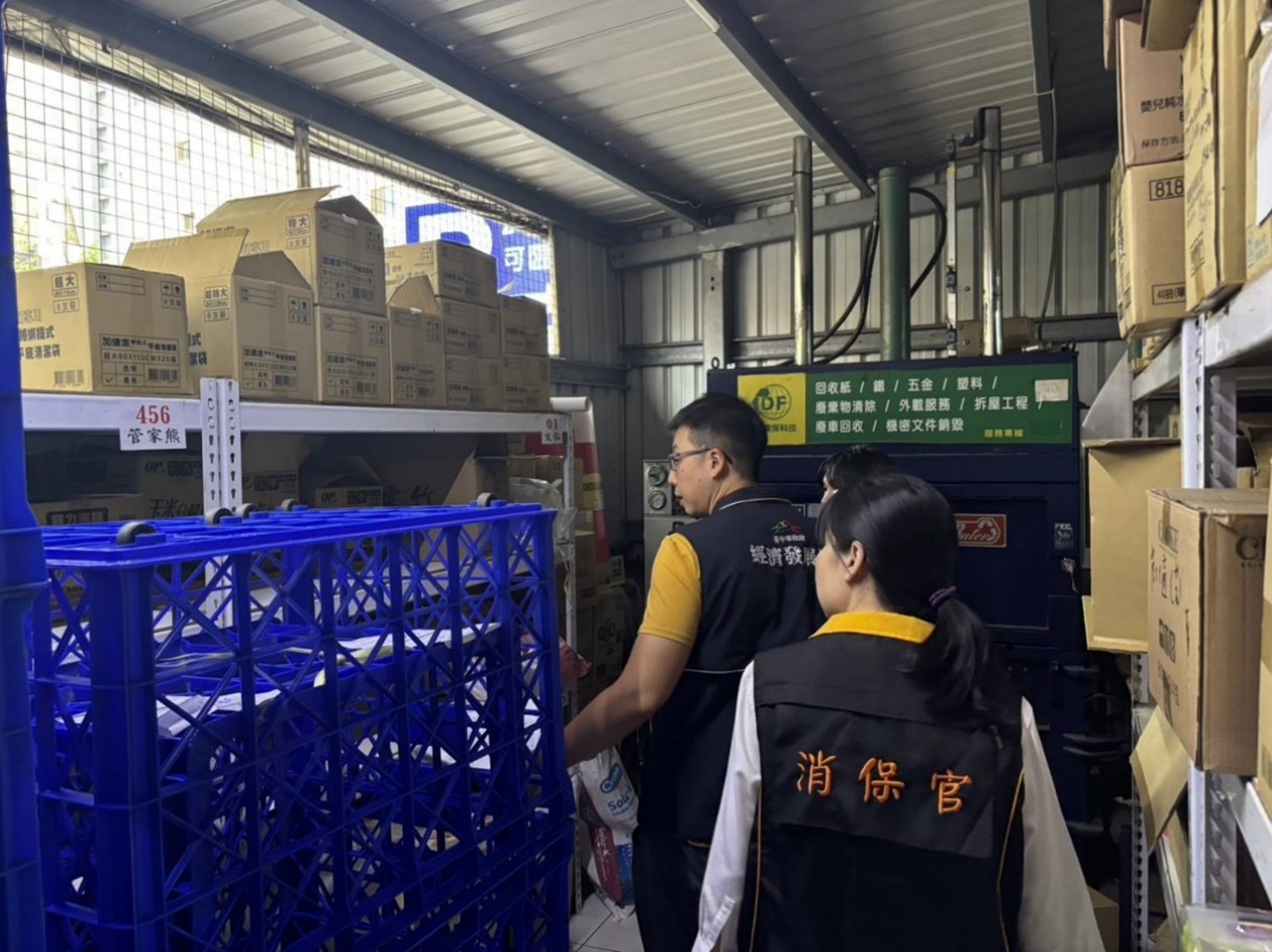民生平台聯合稽查行動-嚴防囤積哄抬 確保塑膠製品供應穩定_圖片3
