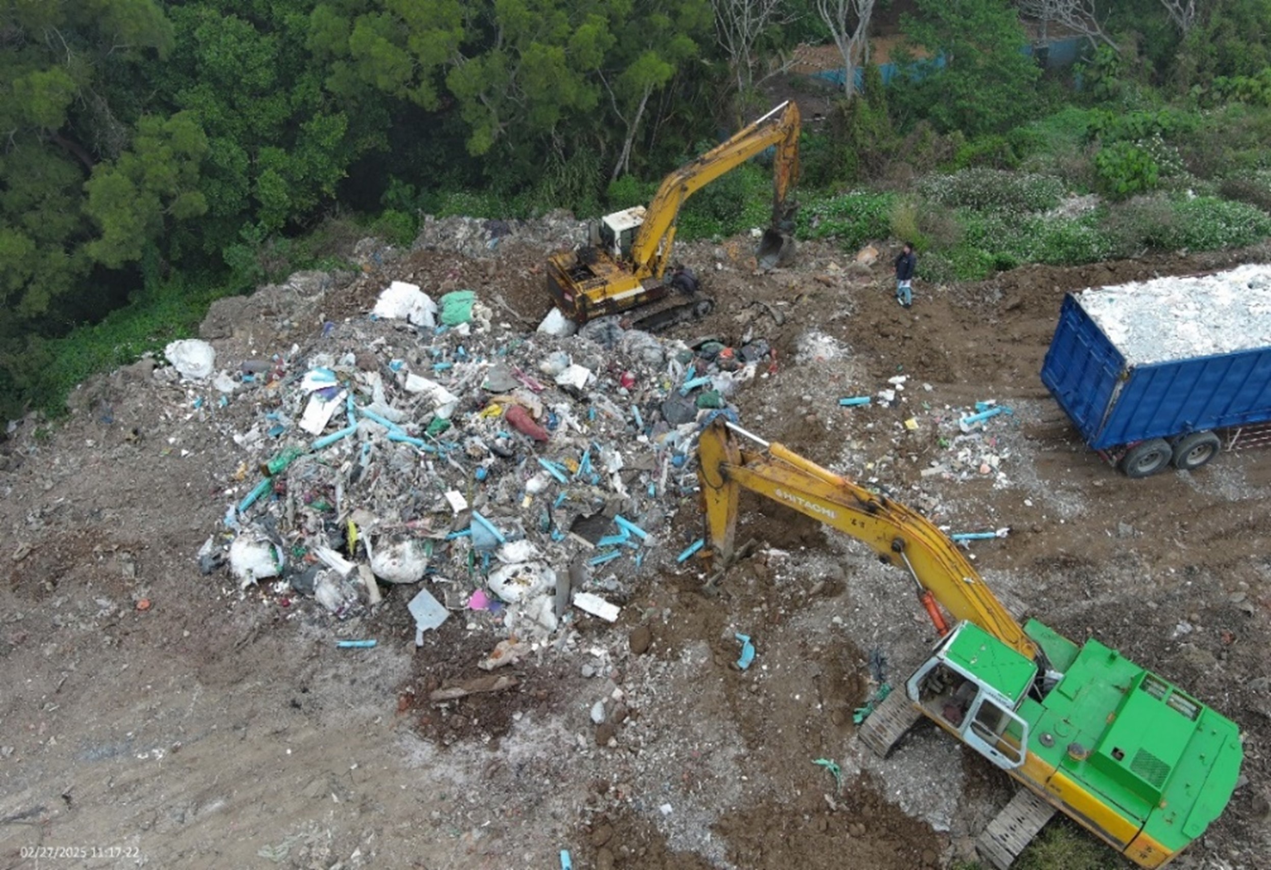 專案小組開挖遭竊佔國有地照片