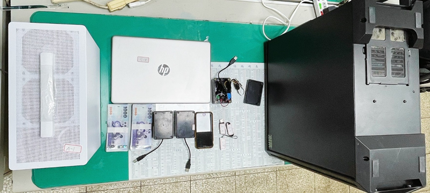USB BOX境外傳輸設備(亦被稱為黑盒子)，可將境外網路流量轉換顯示在國內上網